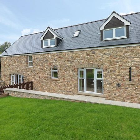 Вилла Woodpecker Barn Pontyclun Экстерьер фото