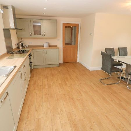 Вилла Woodpecker Barn Pontyclun Экстерьер фото