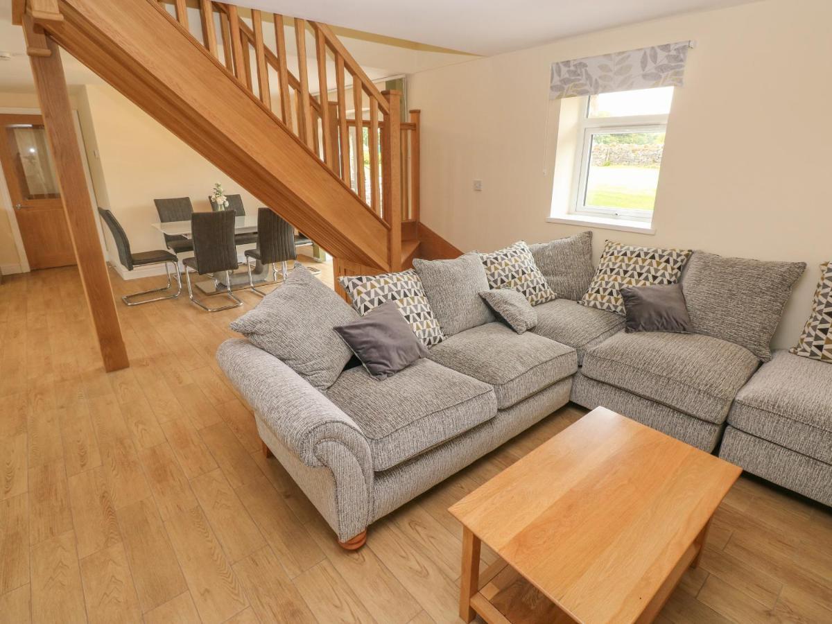 Вилла Woodpecker Barn Pontyclun Экстерьер фото