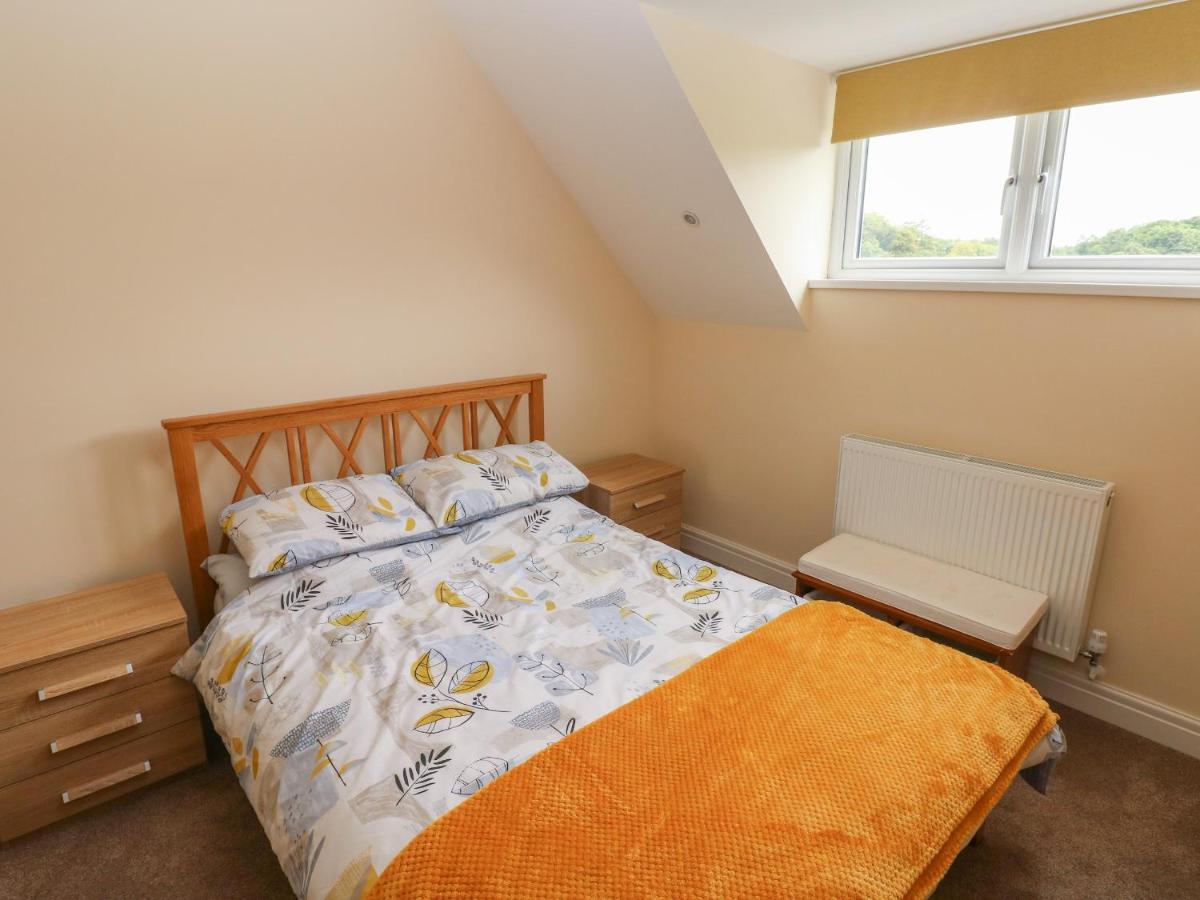Вилла Woodpecker Barn Pontyclun Экстерьер фото
